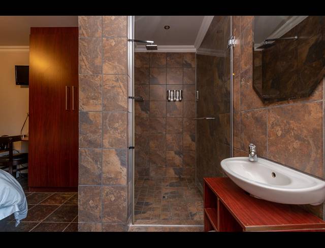 13 BEDROOM FREEHOLD FOR SALE IN ROODEKRANS